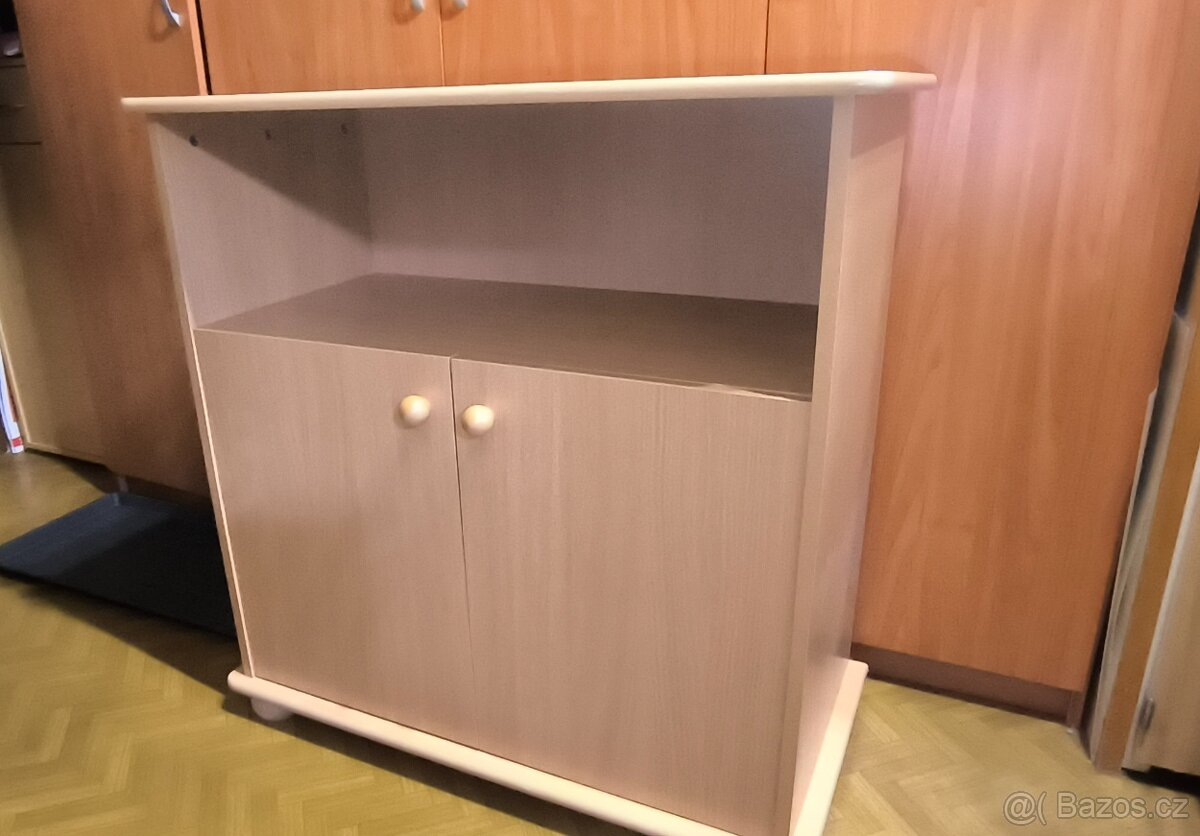 Přebalovací pult s komodou - 6