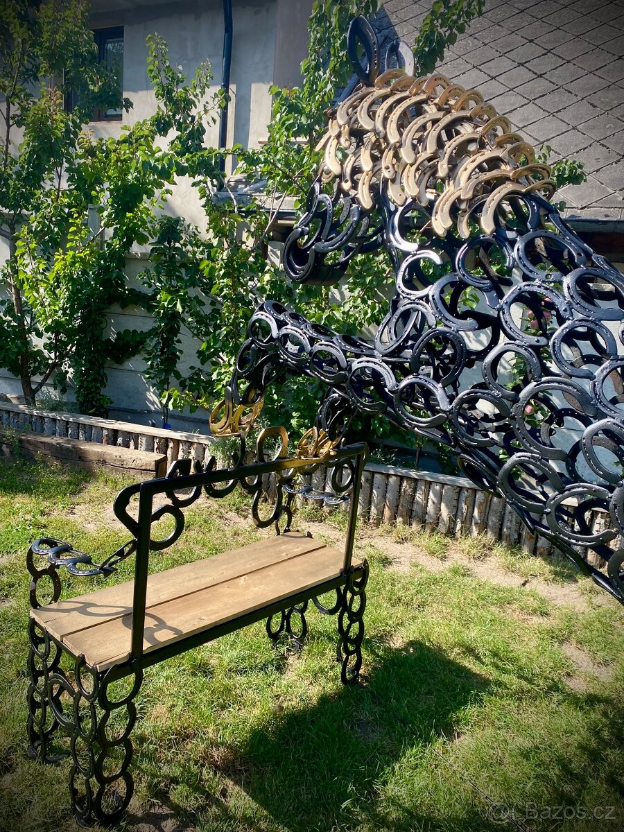 Koně z podkov v životní velikosti - 6