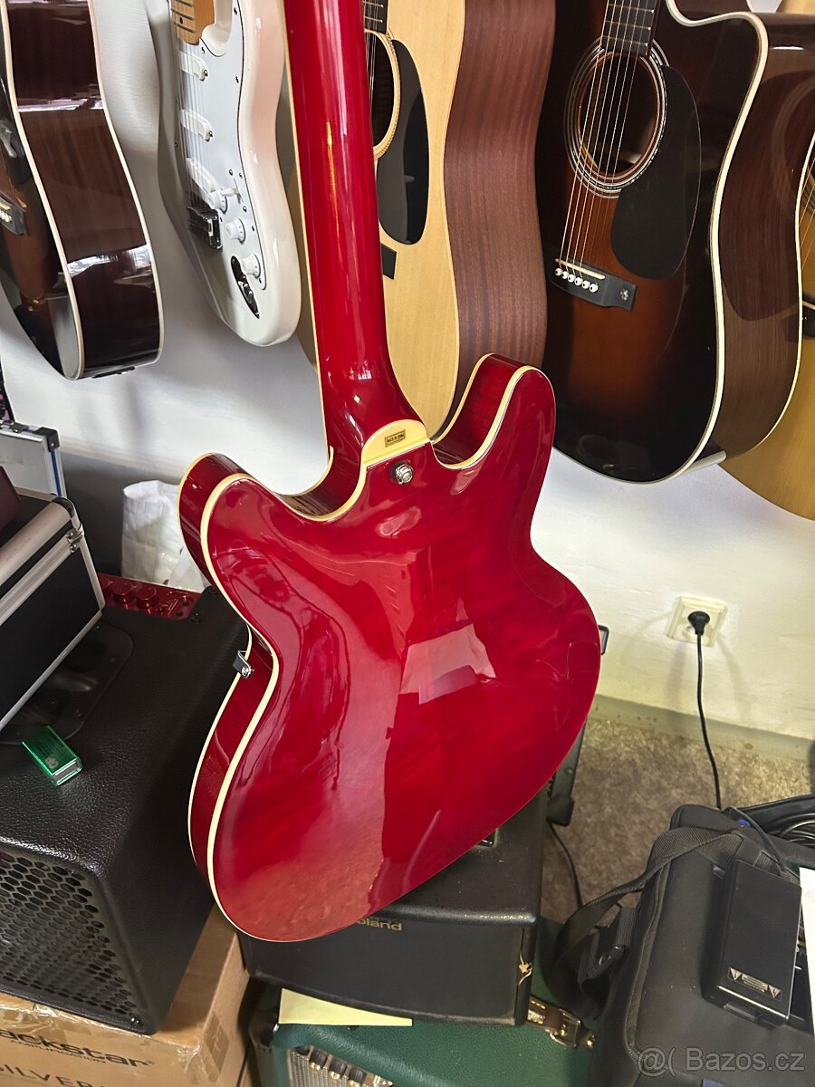 Hagstrom Super Viking a Epiphone Casino - 6