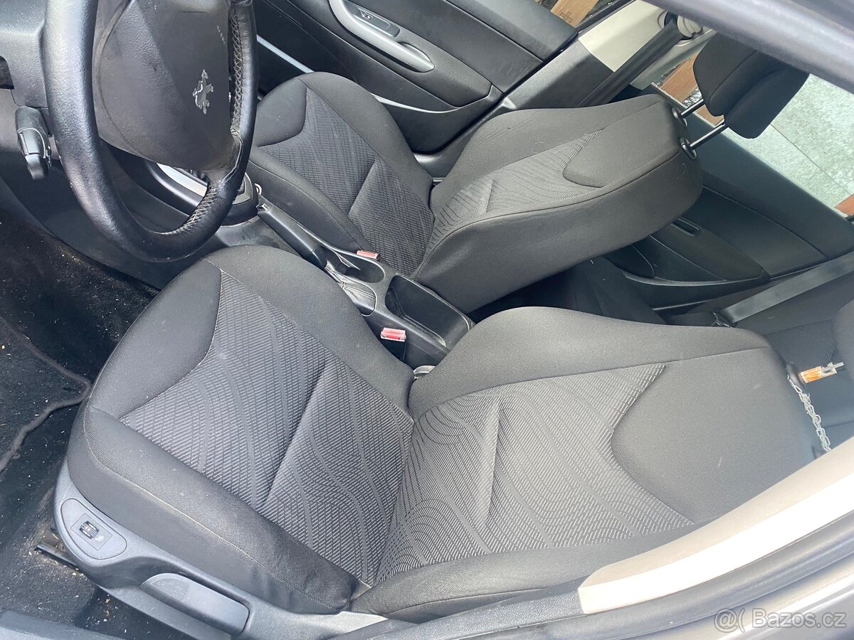 Peugeot 308 sw 1,6 Hdi 66 kw - 6