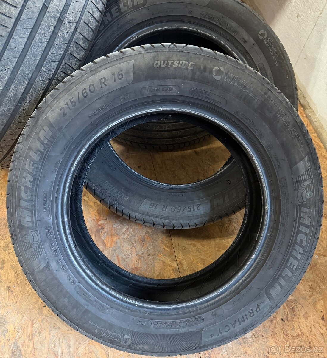 Prodám pneu Michelin 215/60r16 - 6