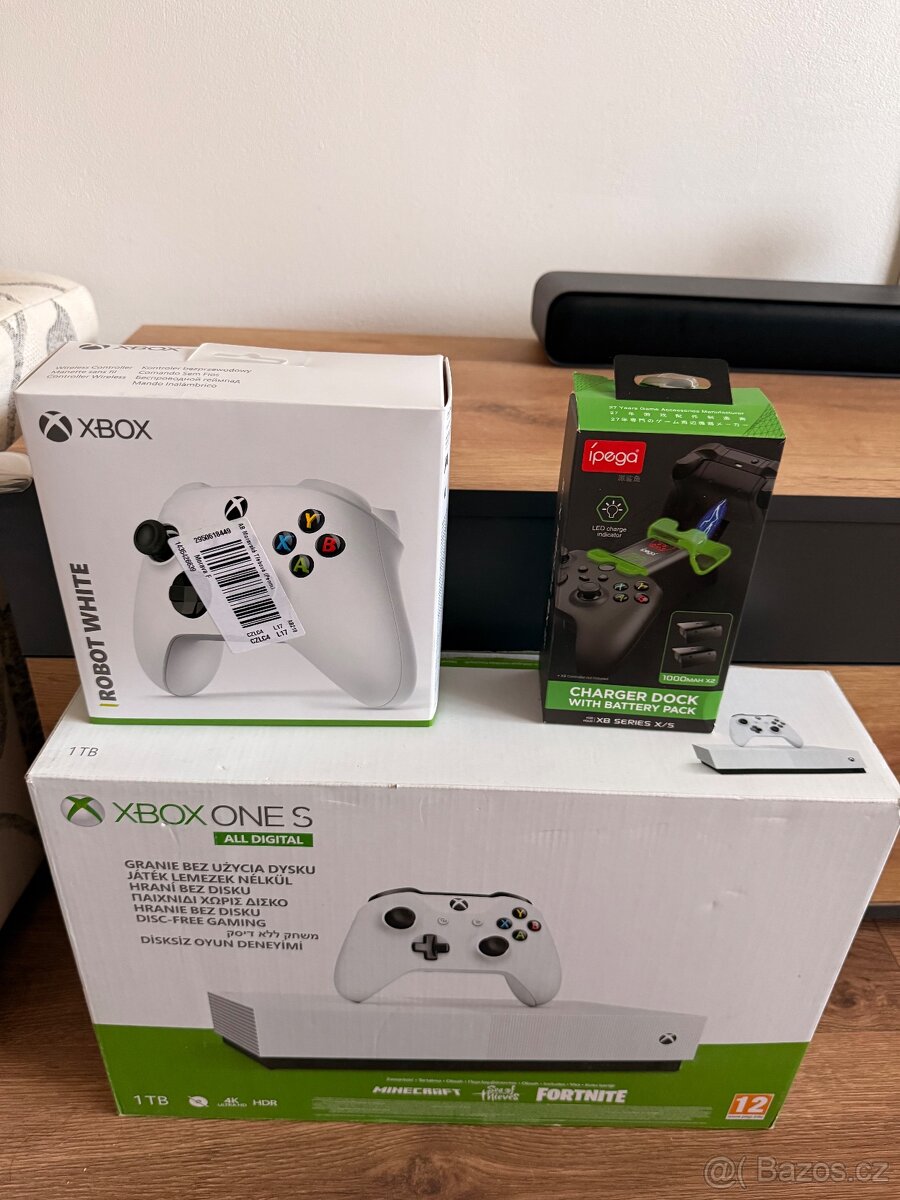 Xbox one S 1TB + 2x ovladač + dokovací stanice - 6