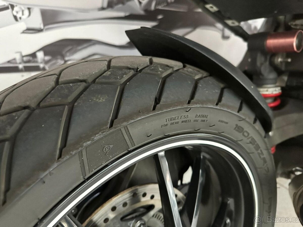 Triumph Speed Triple 1050 - 6