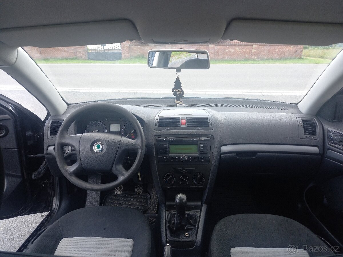 ŠKODA OCTAVIA II 1.6 FSI 85 KW - 6