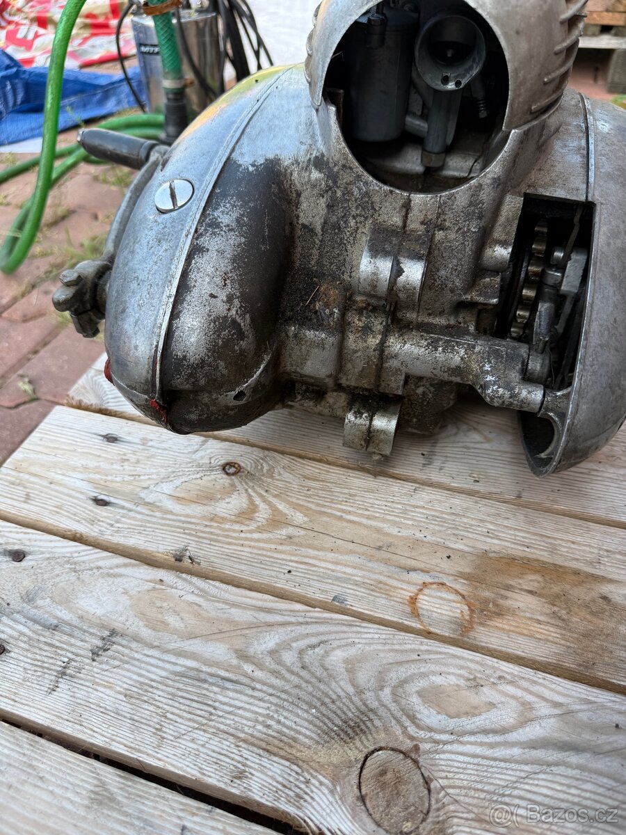 Jawa 250/353 Půlbuben/první typ - motor - 6