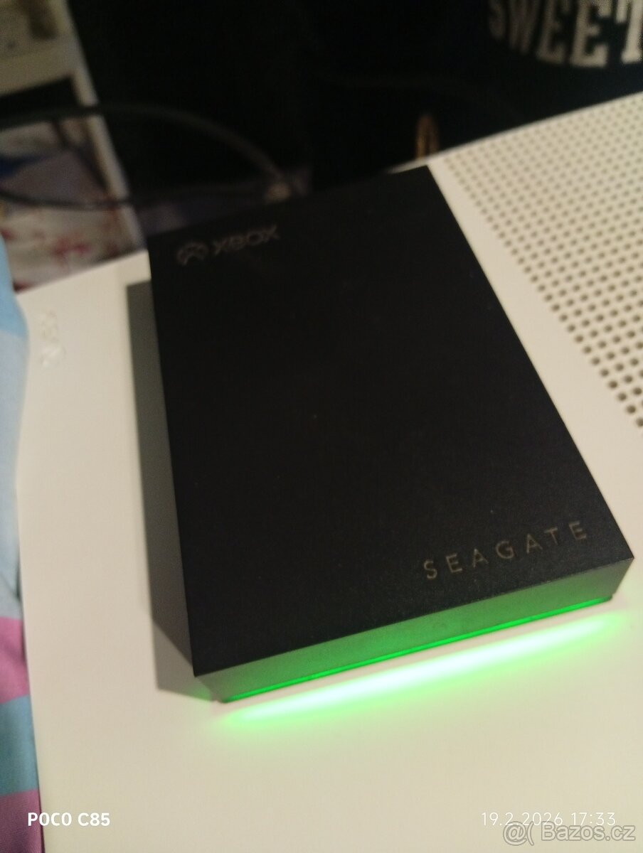 Xbox One S 500GB se 4TB externím diskem - 6
