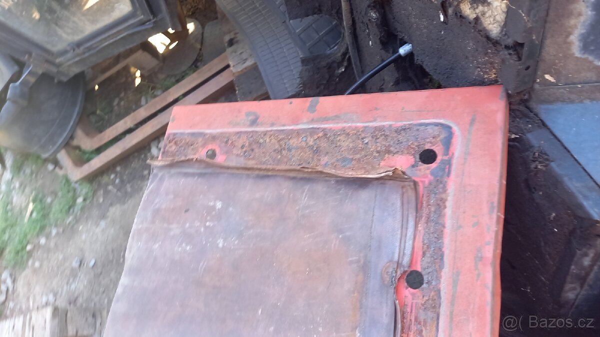Zetor 7211-zadní blatníky - 6