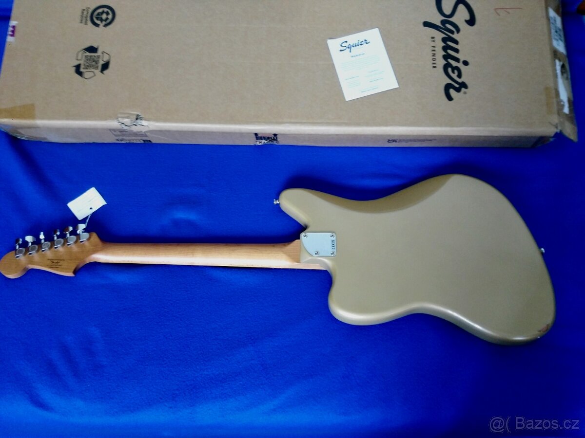 Predam el. gitaru Squier JAGUAR. - 6
