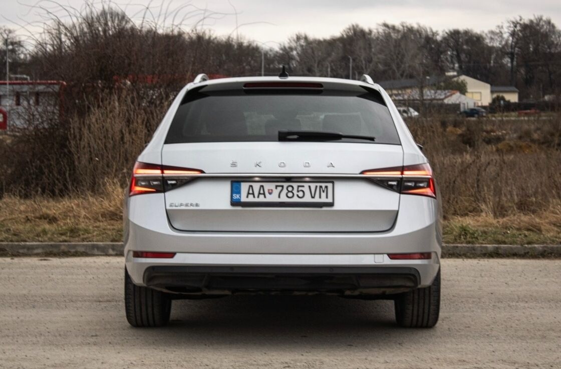 Škoda Superb 2.0 TDI DSG 2019 - 6
