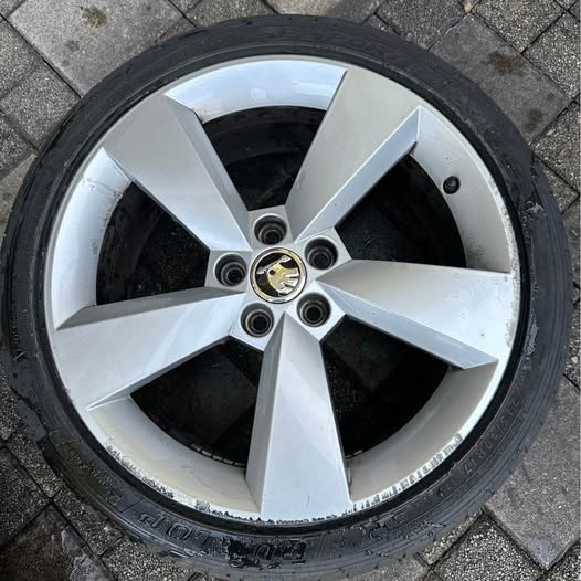 Kola ze Škoda Rapid 17' - 6