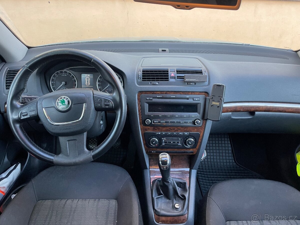 Škoda Octavia II Elegance - 6