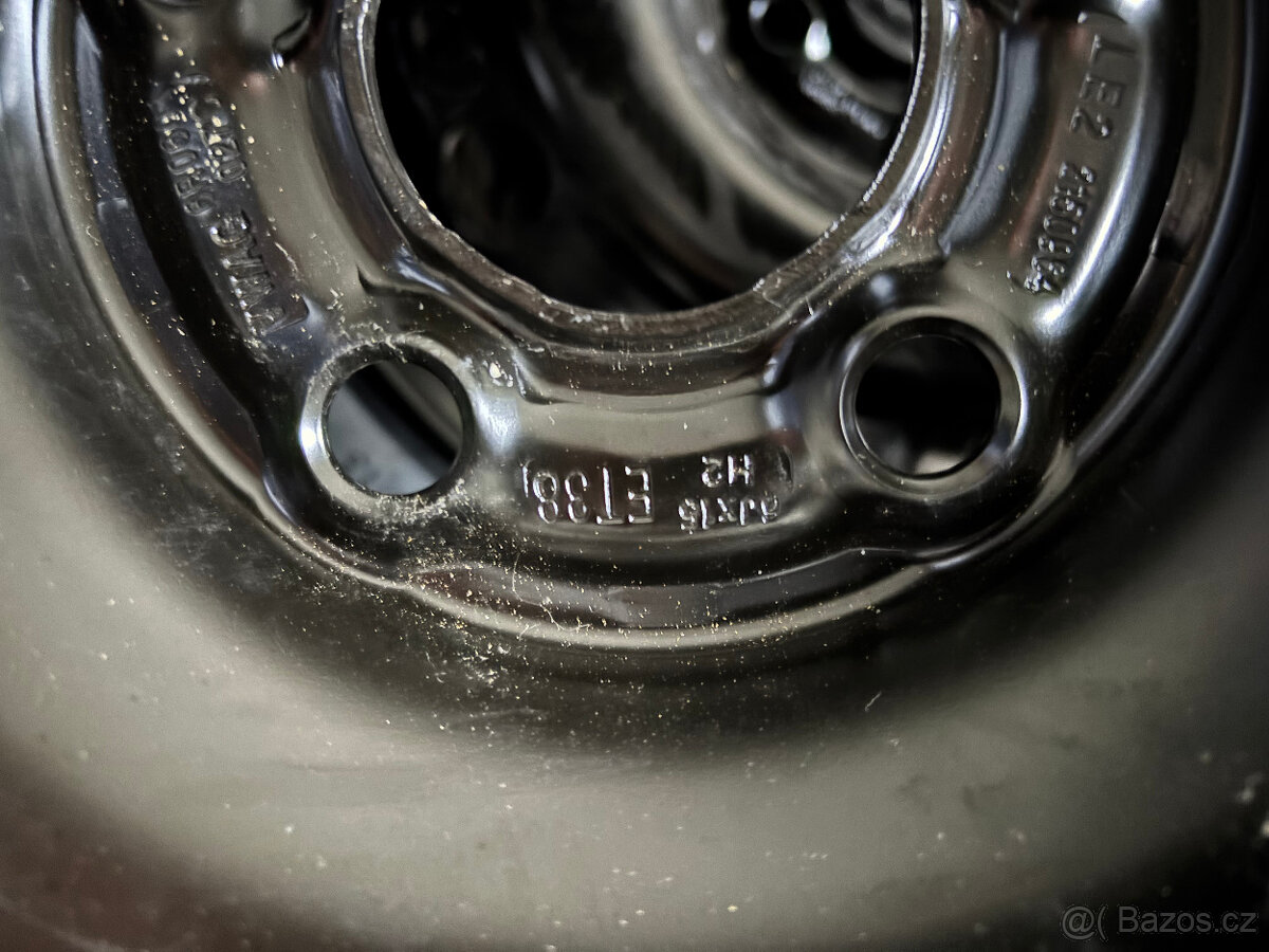 Škoda Rapid kompletní nepoužitá zimní kola 15 - 6