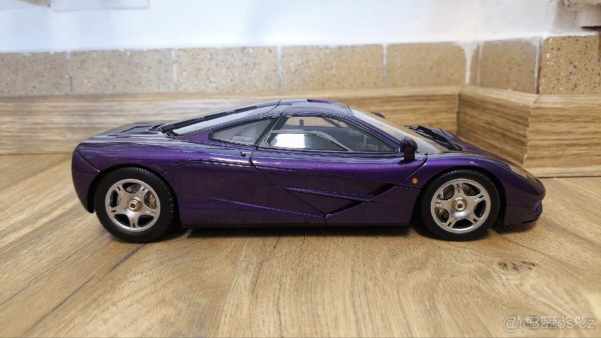 Model McLaren F1 1:18 LCD Models - 6