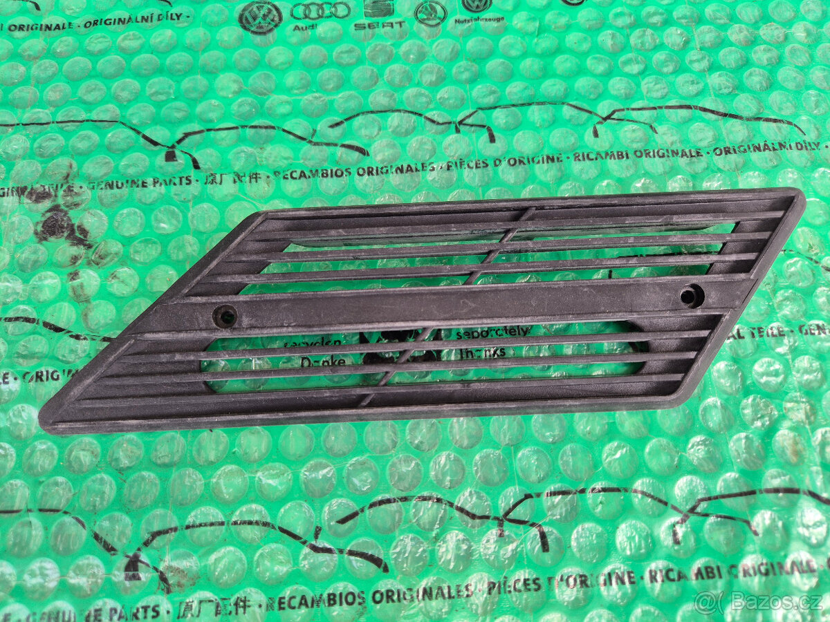 větrací mřížka zadního sloupku levá + pravá Škoda 120 113762 - 6