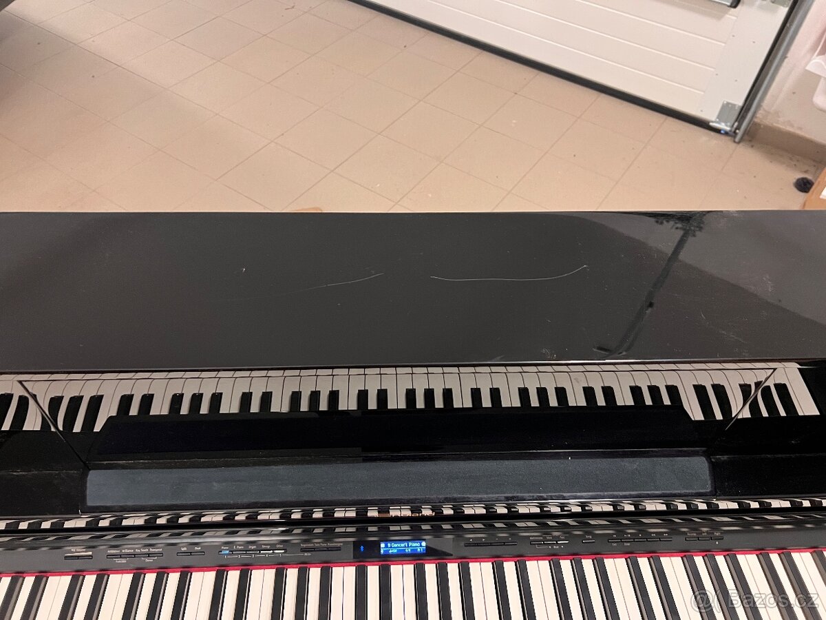 Digitální piano Roland LX7 s židlí a sluchátky - 6