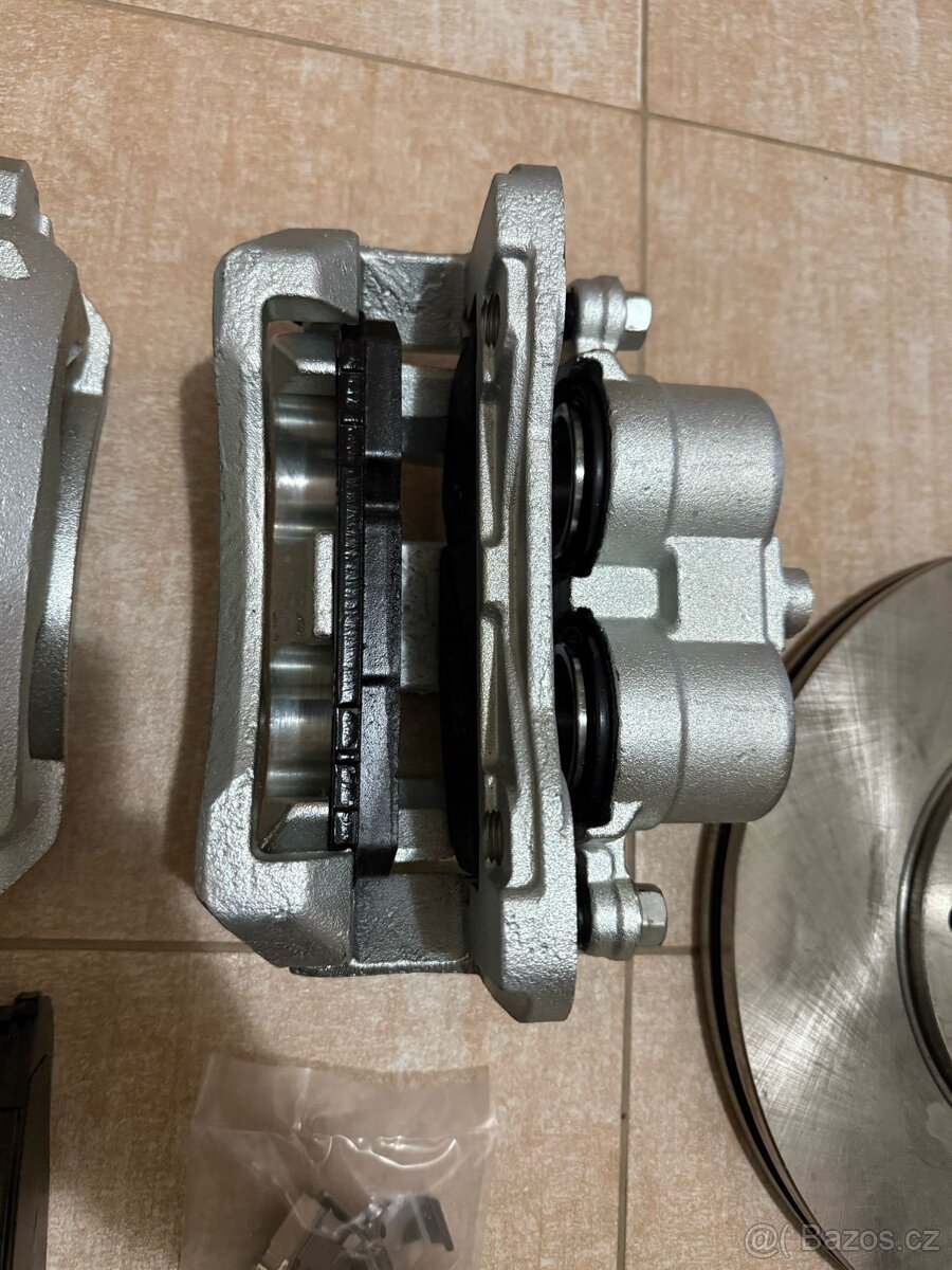 NISSAN PATROL Y60 - STAGE 1 PŘEDNÍ BRZDOVÁ SADA - 6