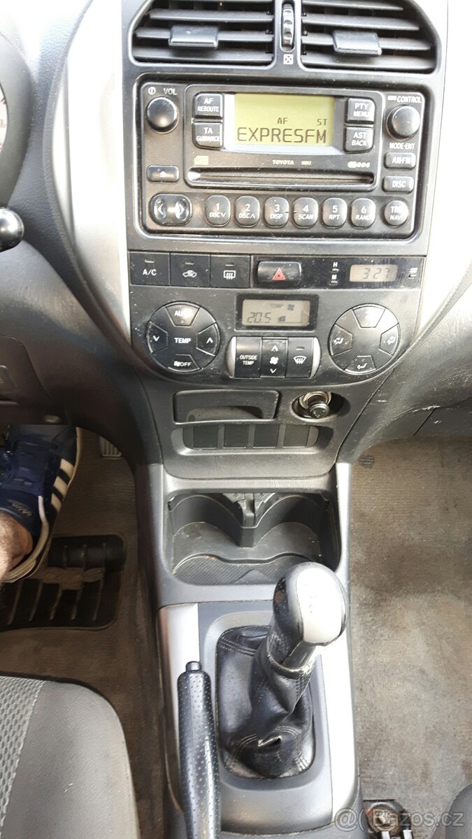 Toyota Rav 4 2.0 D-4D ,4x4, r.v. 2005 - 6