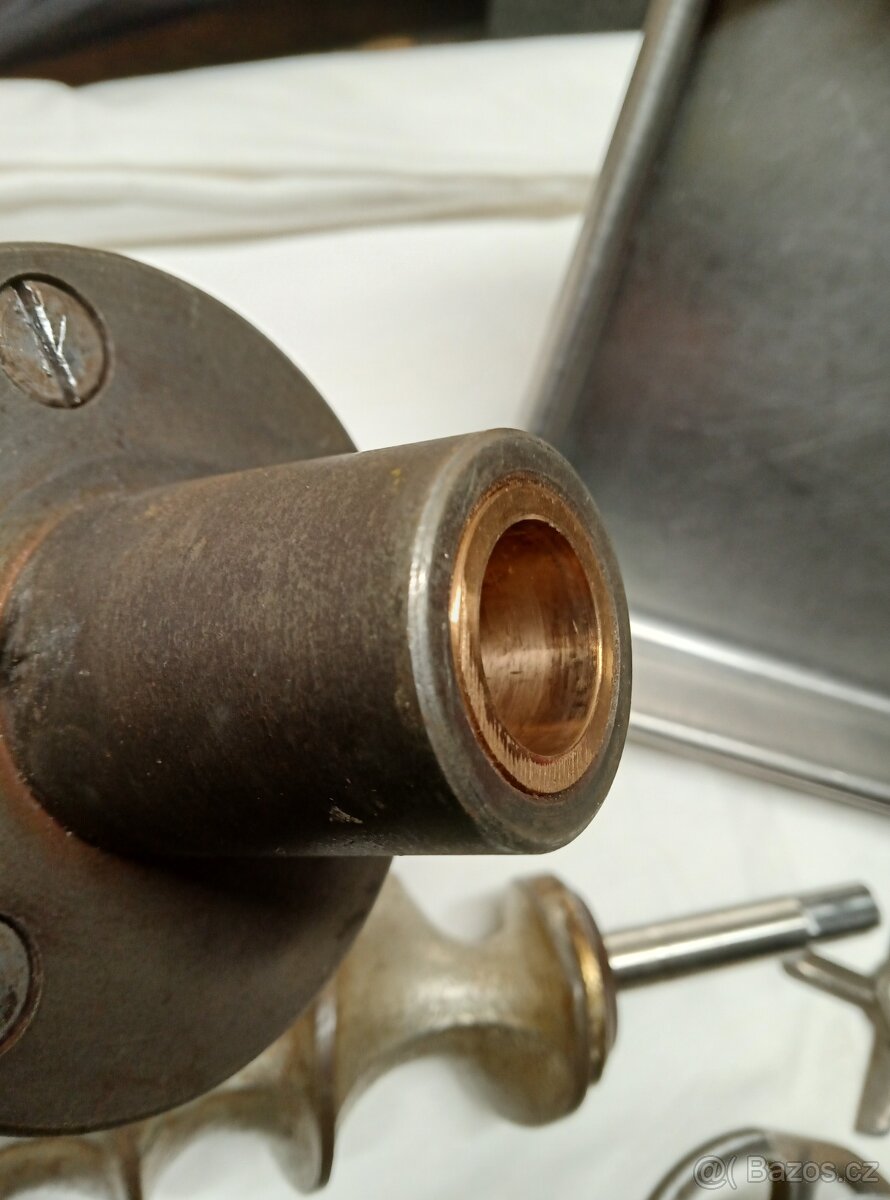 Mlýnek na maso alba Re 22 - 6