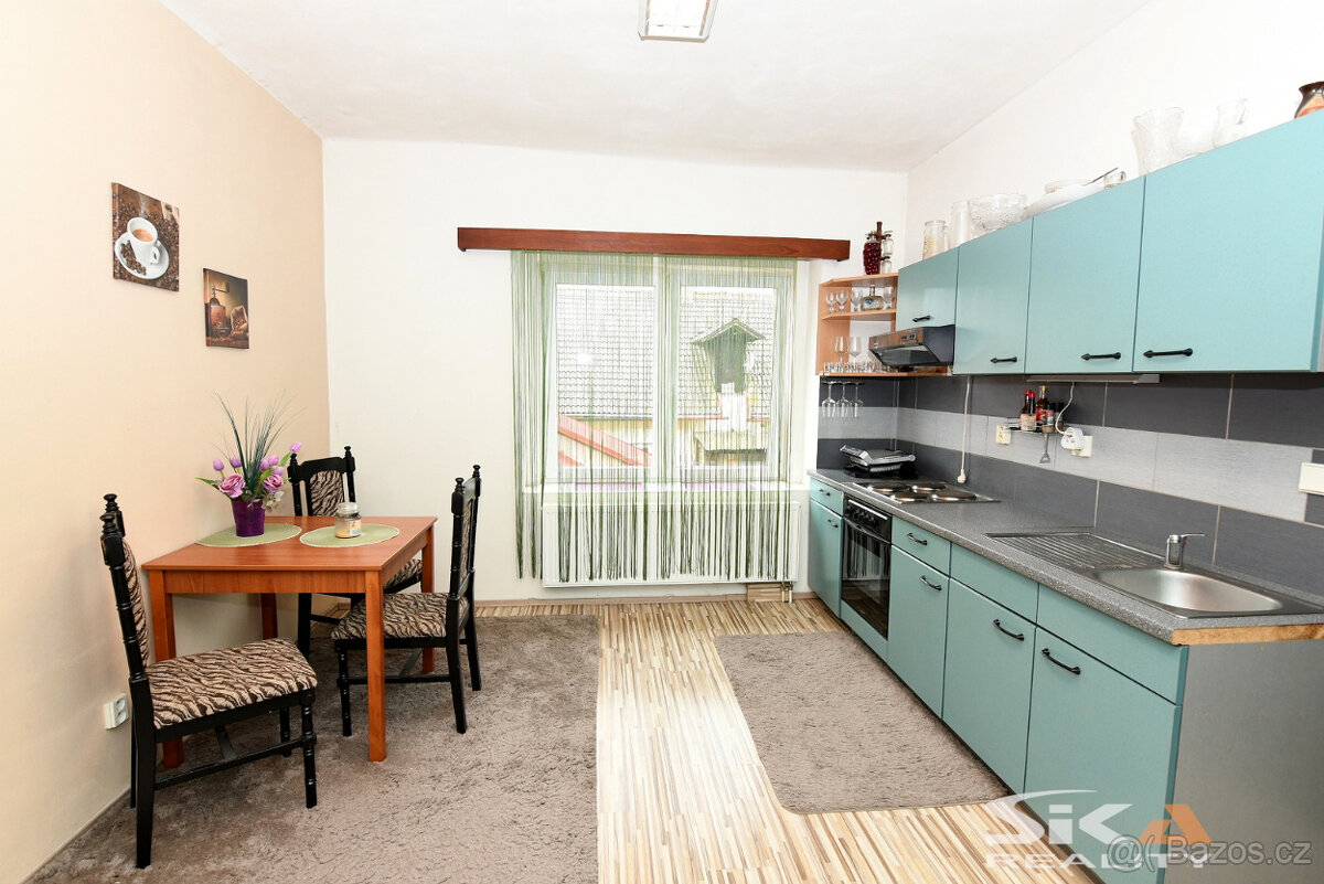 Prodej domu se dvěma byty a komerčními prostory, 412 m2 - 6