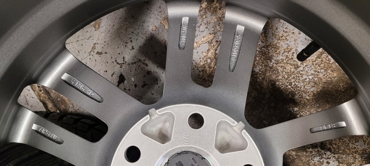 VW T-Roc,alu disky 16', ET 43,zimní Bridgestone - 6