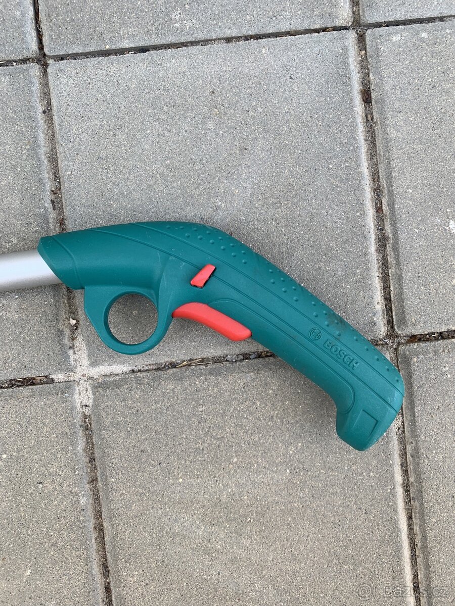 Teleskopická násada s kolečky BOSCH - 6