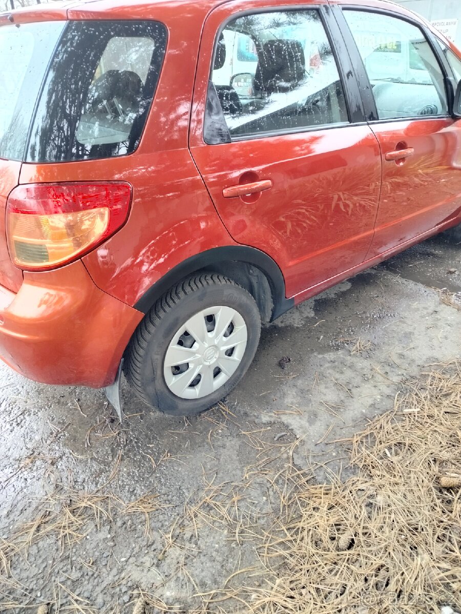 Suzuki sx4 - 6