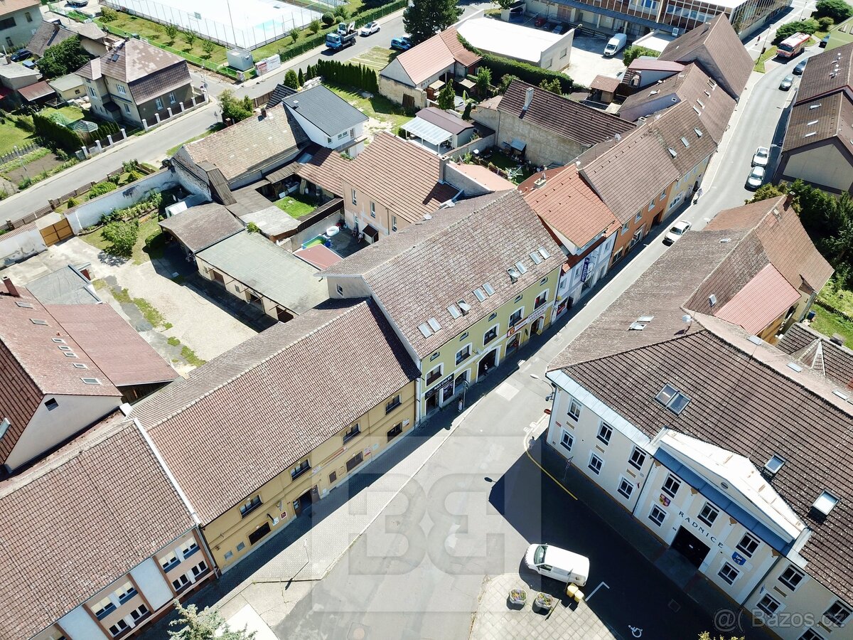 Činžovní dům situovaný na náměstí v obci Štětí, ul. Krátká - 6