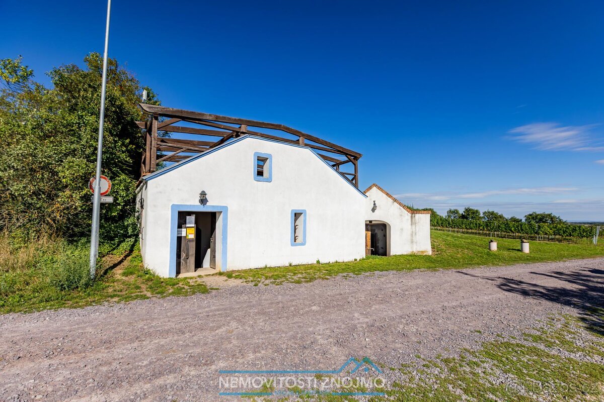 Prodej věhlasné nemovitosti Malovaného sklepa v Šatově, mezi - 6