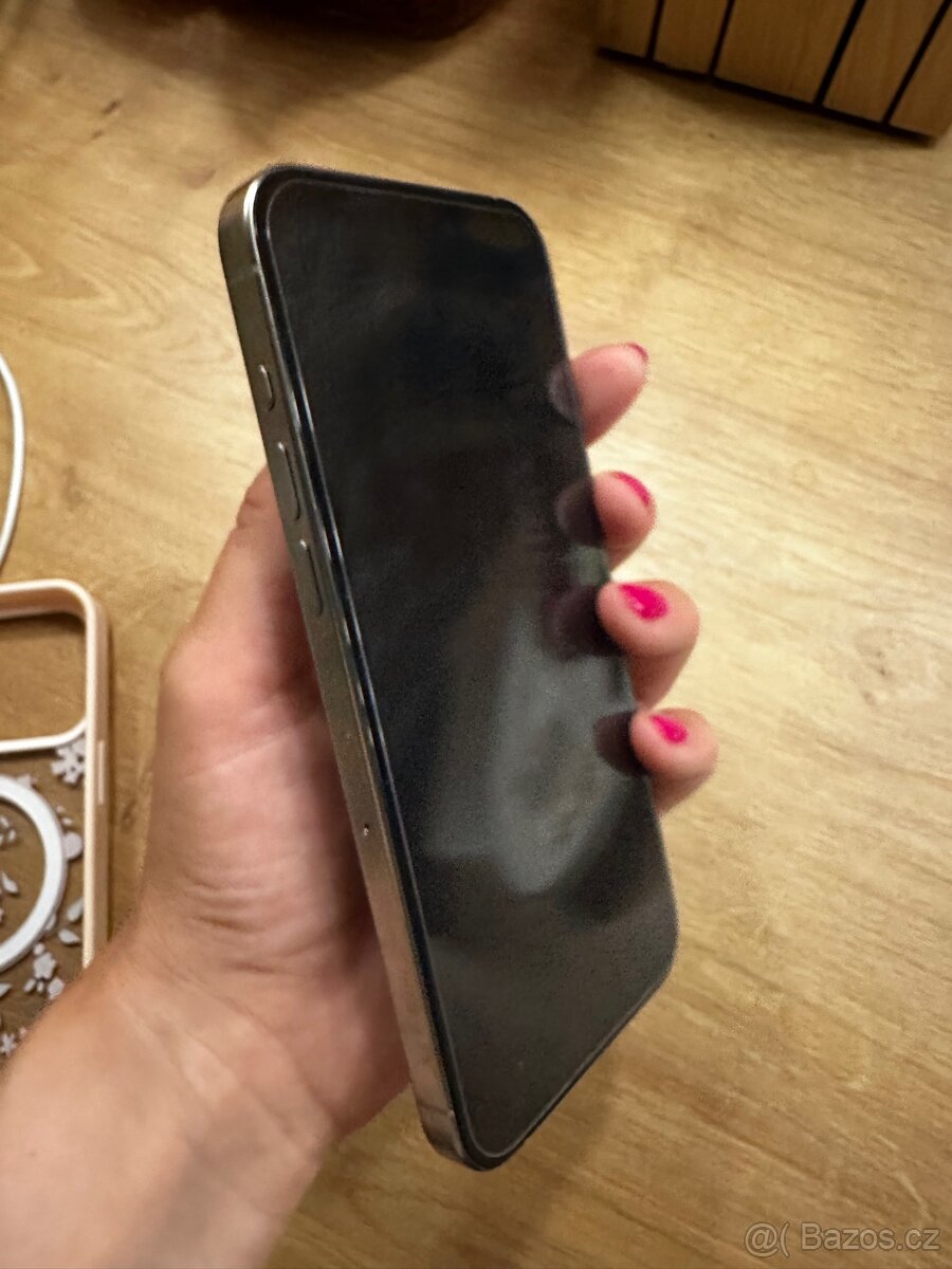 Vyměním/Prodám- iPhone 15 Pro Max - 6
