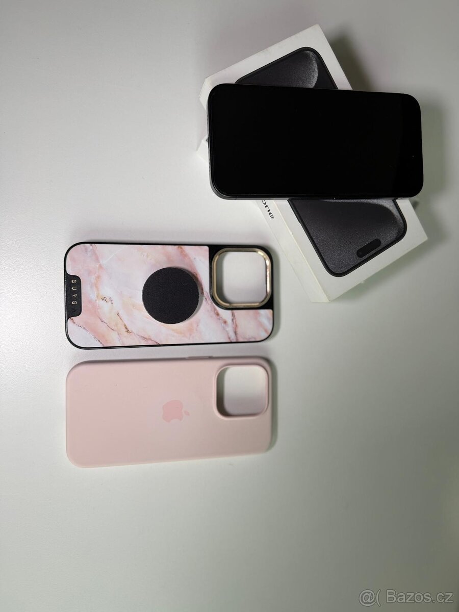 iPhone 15 Pro 256 Gb v barvě černý titan - 6