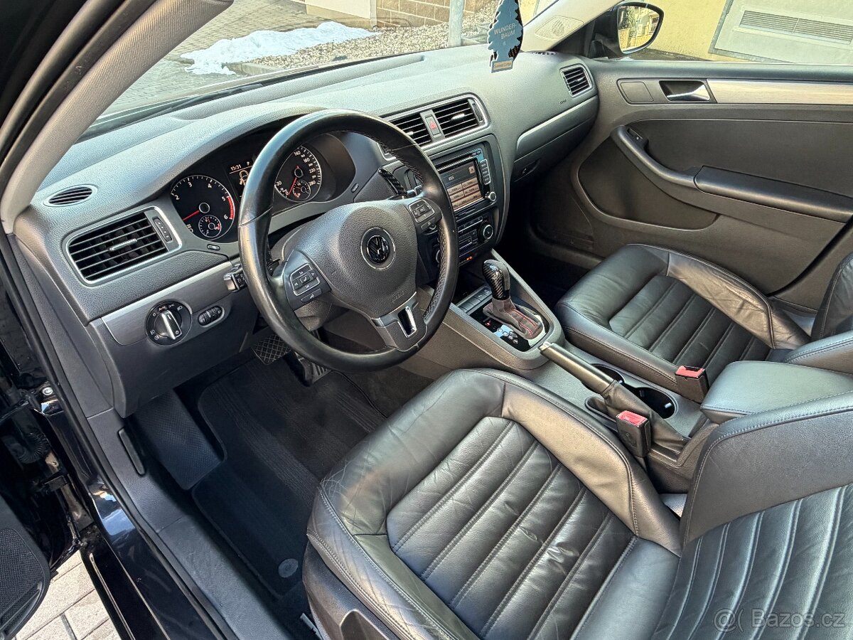 Volkswagen Jetta 1.6TDI/DSG/Kůže/Výhřev/Servis/Nová STK - 6