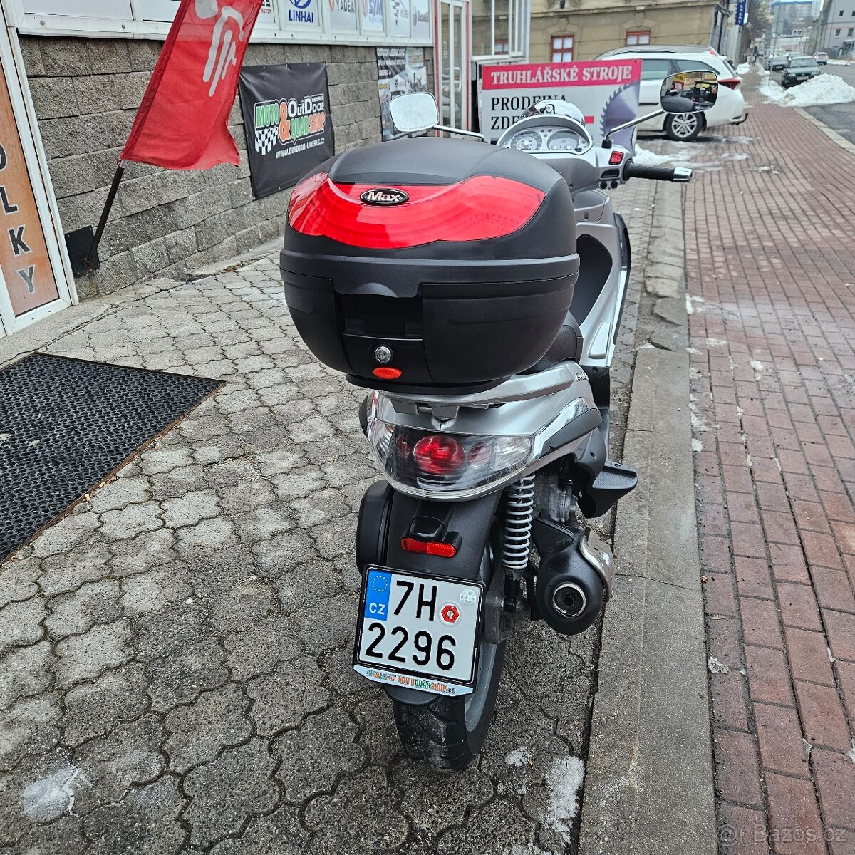 Piaggio Beverly 500, Topcase, 2x klíč - 6