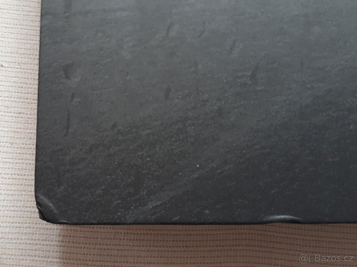 Kniha Její konec od Shari Lapena - 6