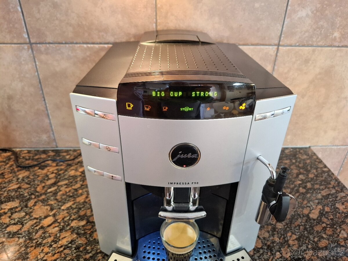 PRODÁM AUTOMATICKÝ KÁVOVAR ŠVÝCARSKÉ ZN. JURA IMPRESSA F90 - 6
