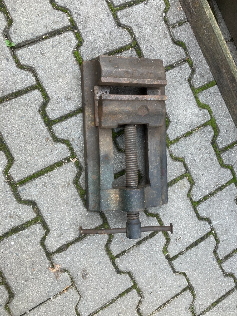 Otočný strojní svěrák 160mm - 6