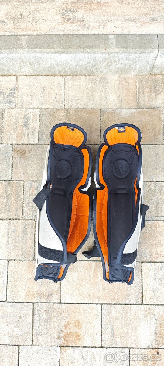 Hokejová výstroj - 6