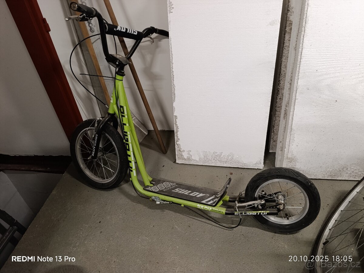 dětské kolo 16" a koloběžka - 6