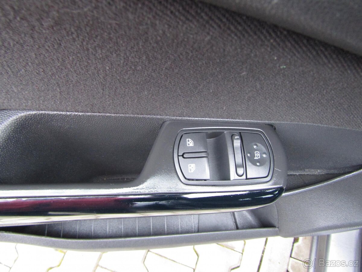 Opel Corsa 1.2 , 63 kW benzín, 2011 - 6