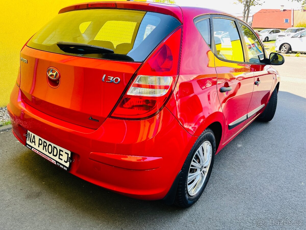 HYUNDAI i30 1.4 i BENZÍN NAJETO JEN 100 TIS KM - 6