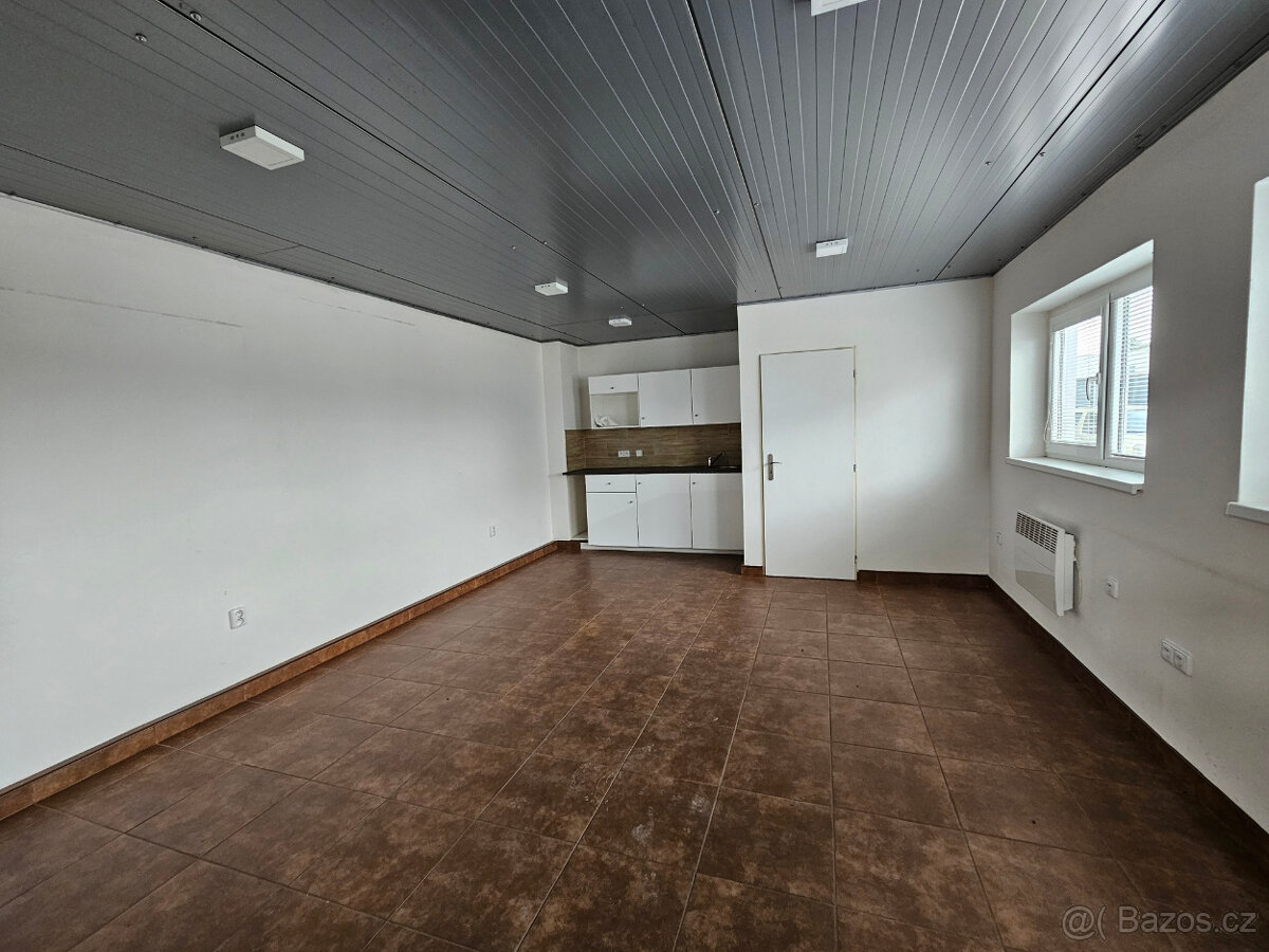 Pronájem výrobní haly, prostoru 600 m² Slaný, Pražská - 6