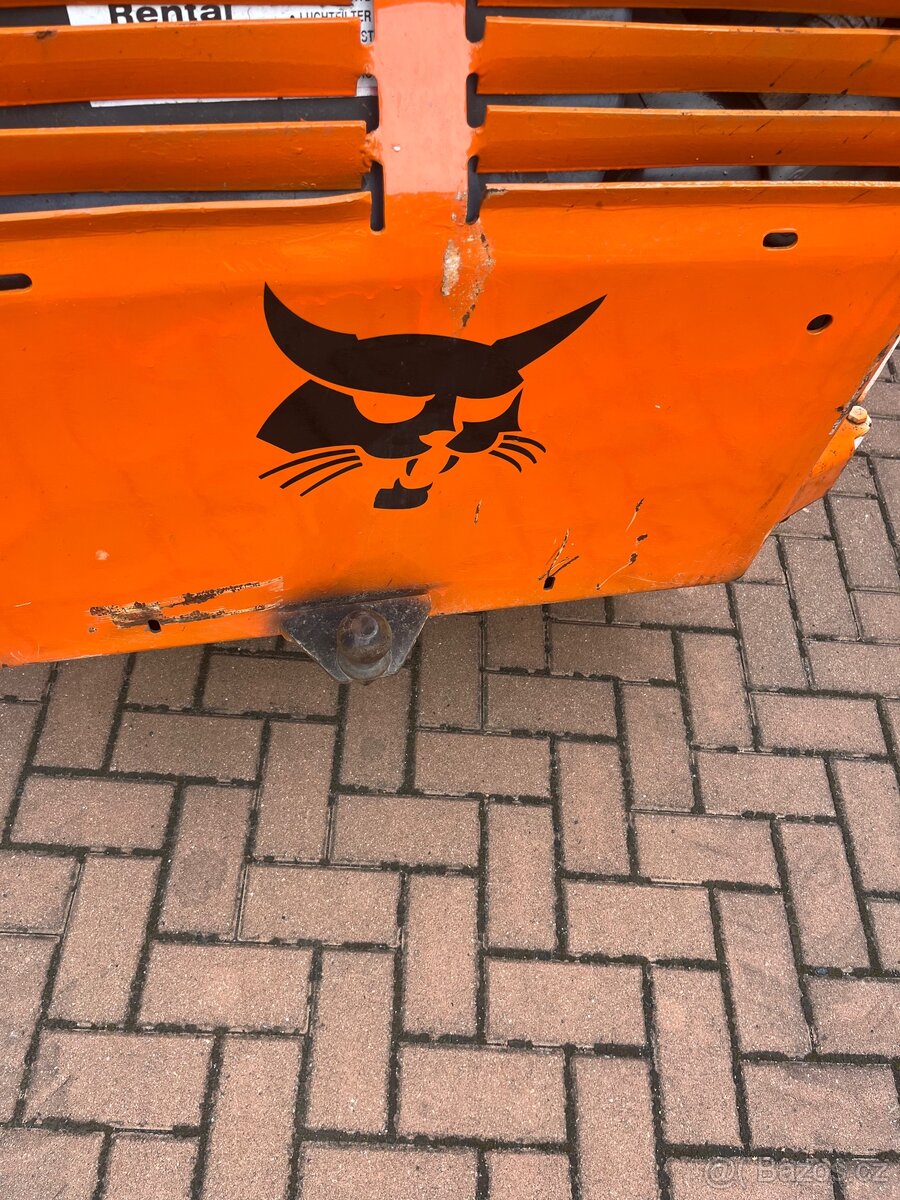 Smykový nakladač Bobcat 543 - 6