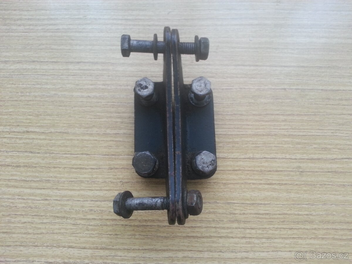 Držáky motoru a matice kolen Jawa 350 634 - 6