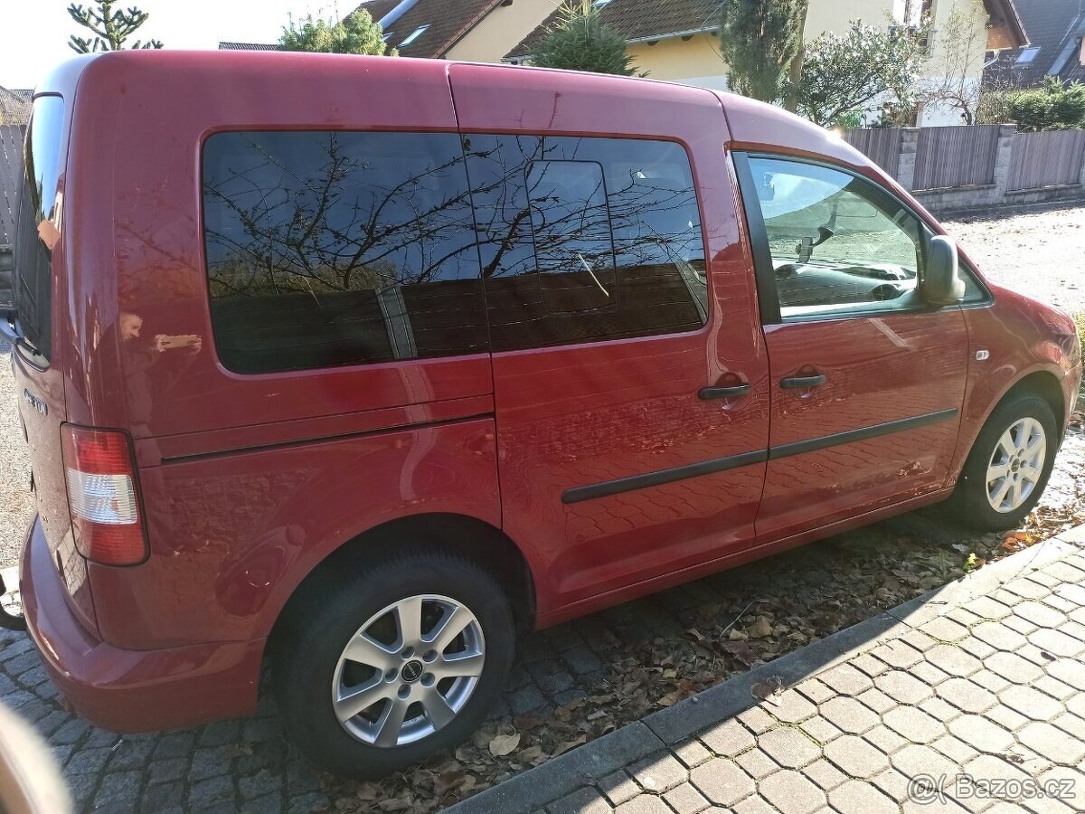 VW CADDY LIFE, 1,9 TDi, 77kW, rodinné auto - 6