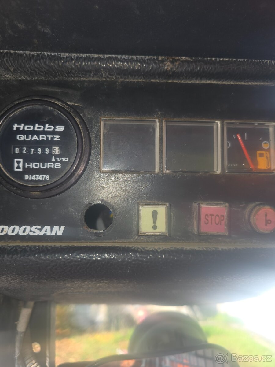 Smykový nakladač Doosan 450 - 6