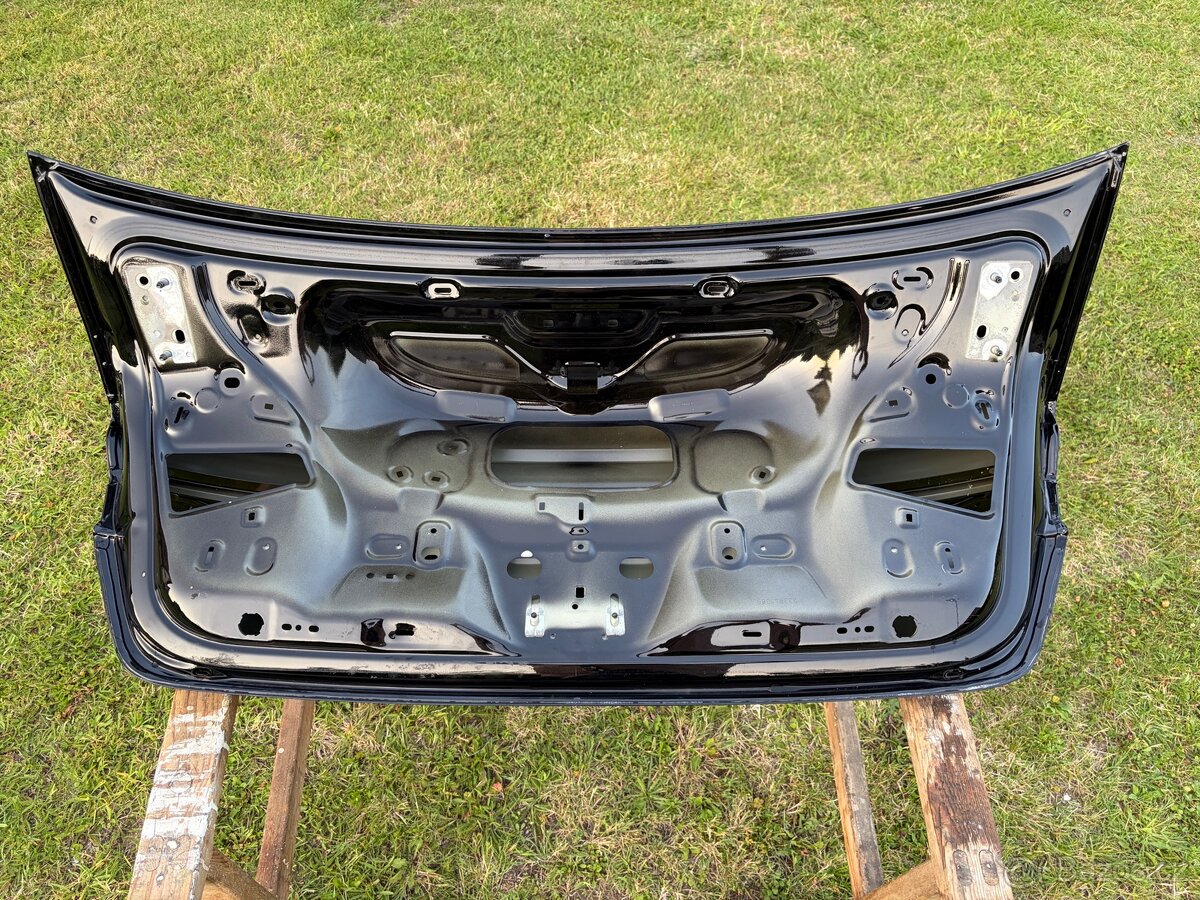 Páté dveře Audi A3, RS3, S3 8Y - 6