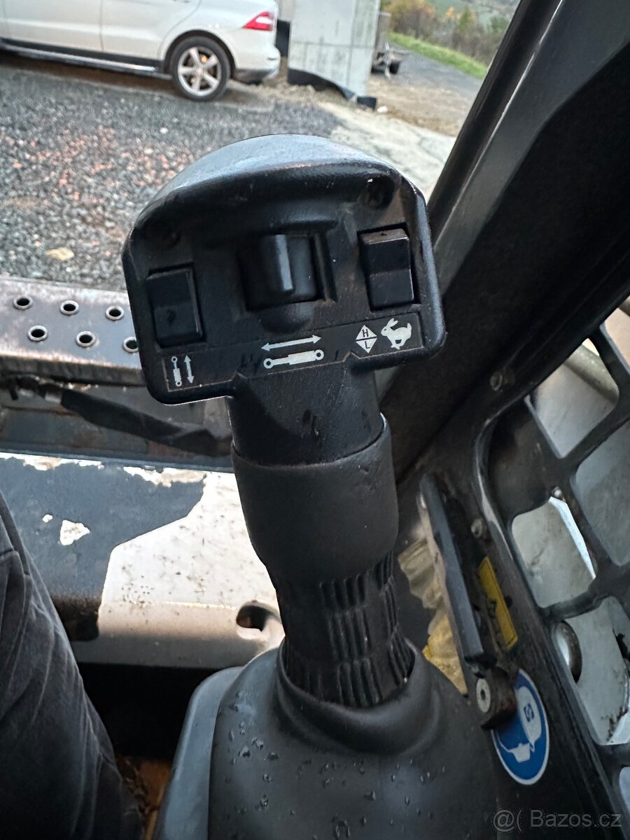 BOBCAT S150 joystick 2007 - 6