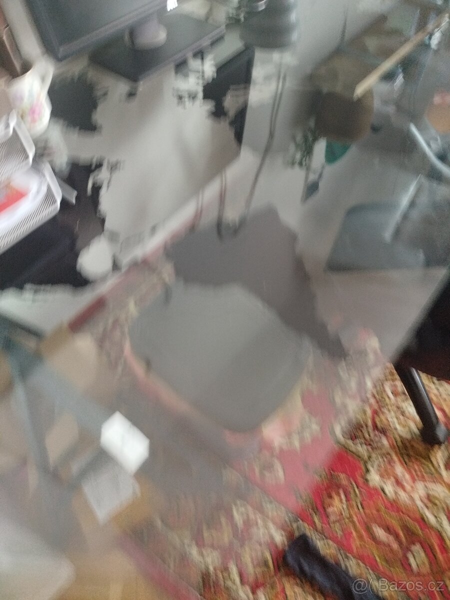 Ikea s mapou světa stůl - 6