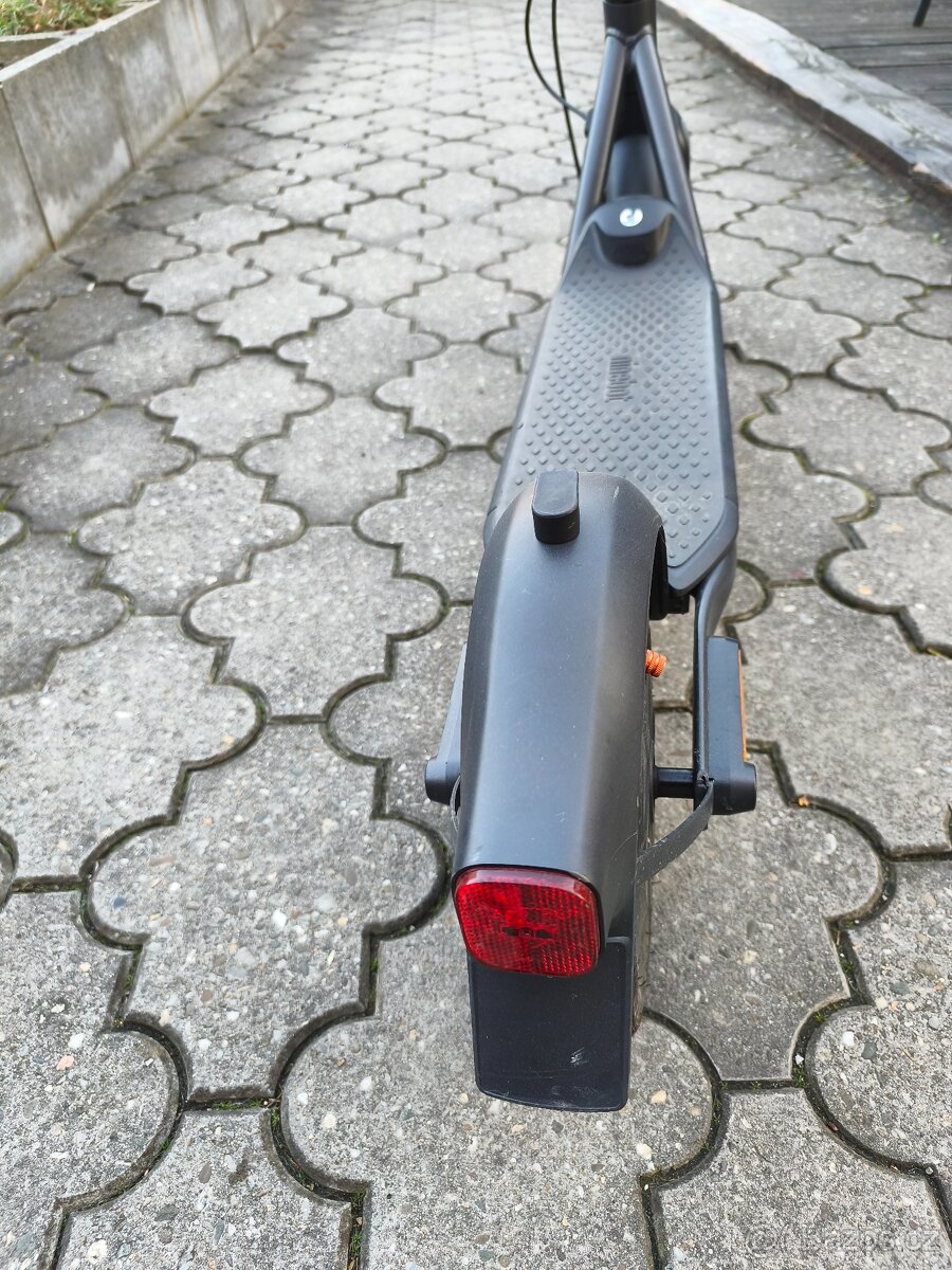 elektrokoloběžka NINEBOT - 6