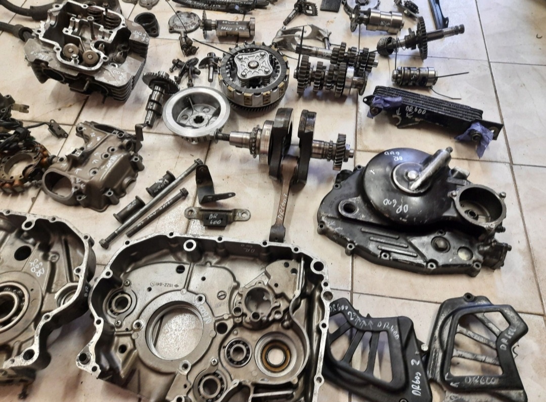 Suzuki dr 600 díly motoru dr600 - 6