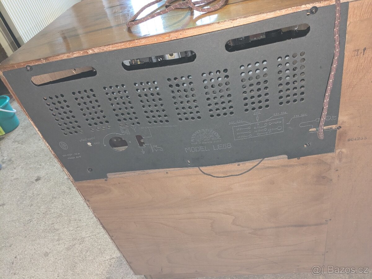 Gramorádio Supraphon model LE58 - 6